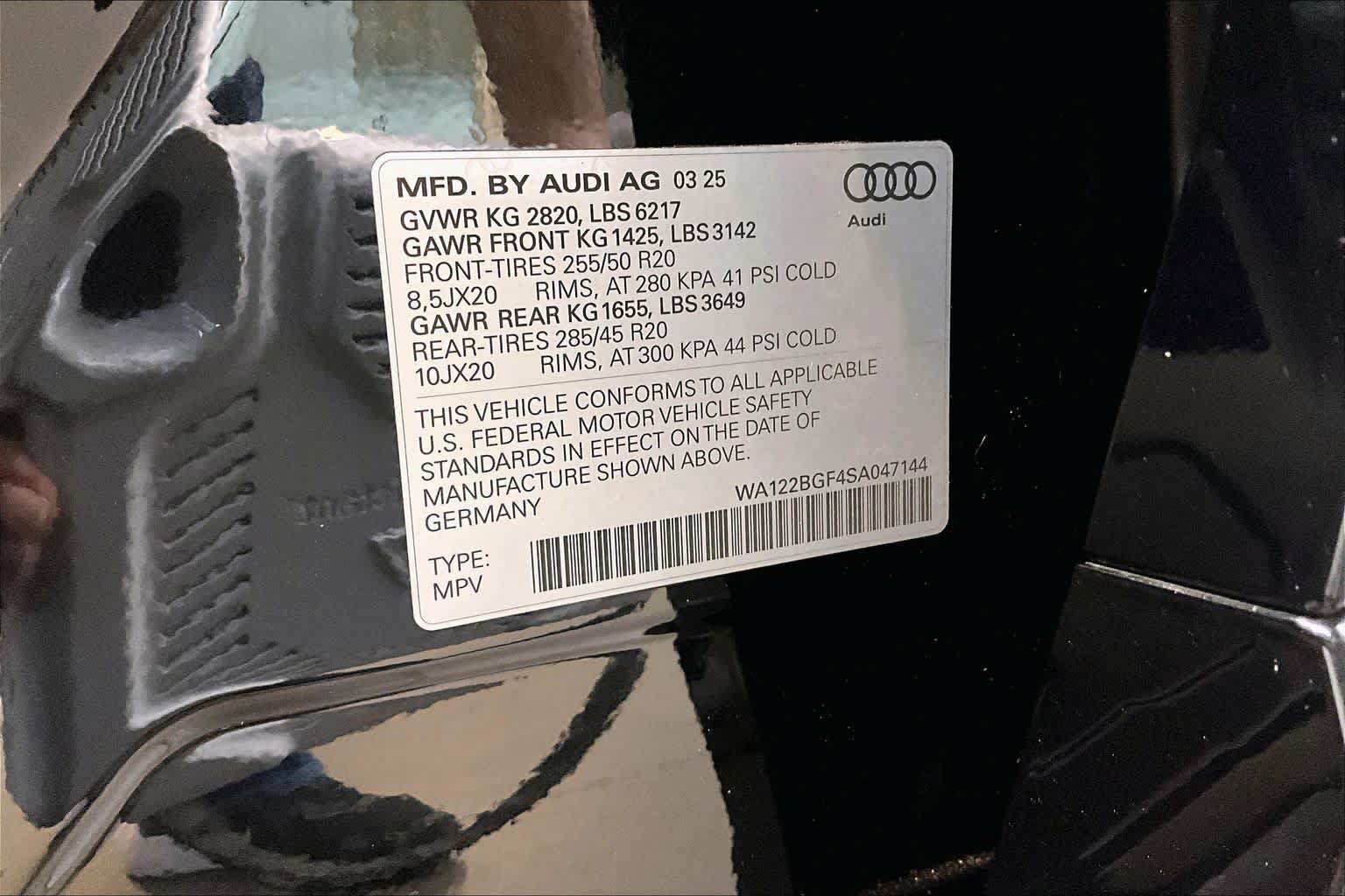 Used 2025 Audi Q6 e-tron Premium Plus w/ Premium Plus RWD image 32