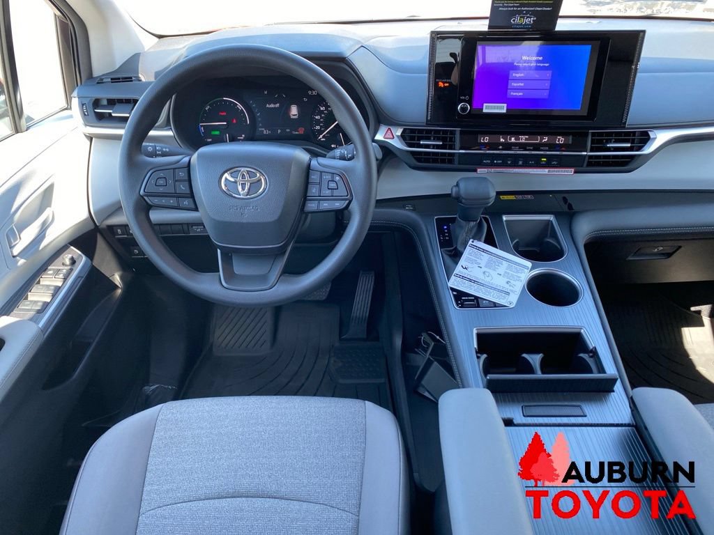 New 2026 Toyota Sienna LE FWD image 33