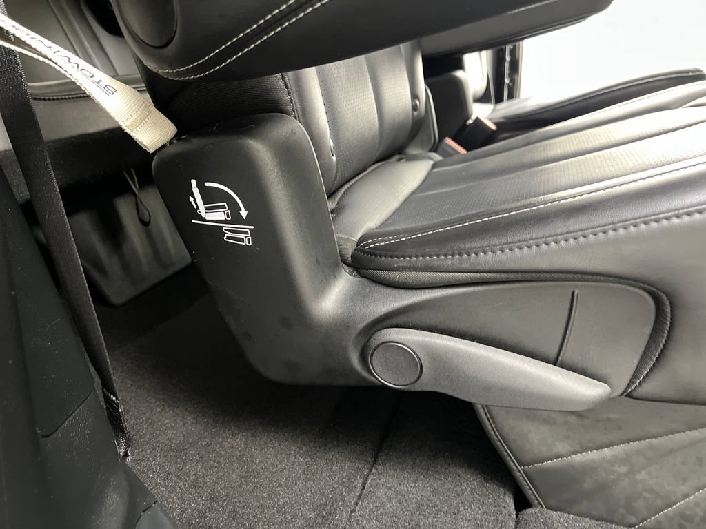 Used 2025 Chrysler Pacifica Select FWD image 30
