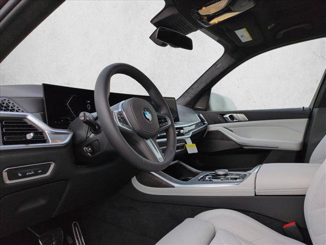 Used 2026 BMW X7 xDrive40i w/ M Sport Package AWD/4WD image 3
