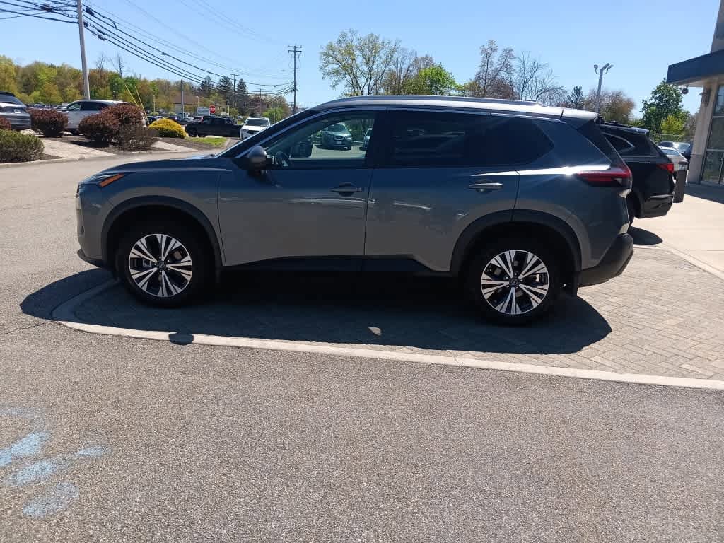 Used 2022 Nissan Rogue SV w/ SV Premium Package AWD/4WD image 3