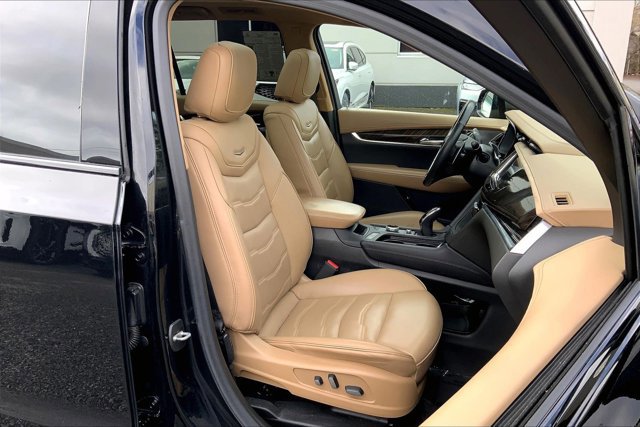 Used 2022 Cadillac XT6 Sport w/ Platinum Package AWD/4WD image 6
