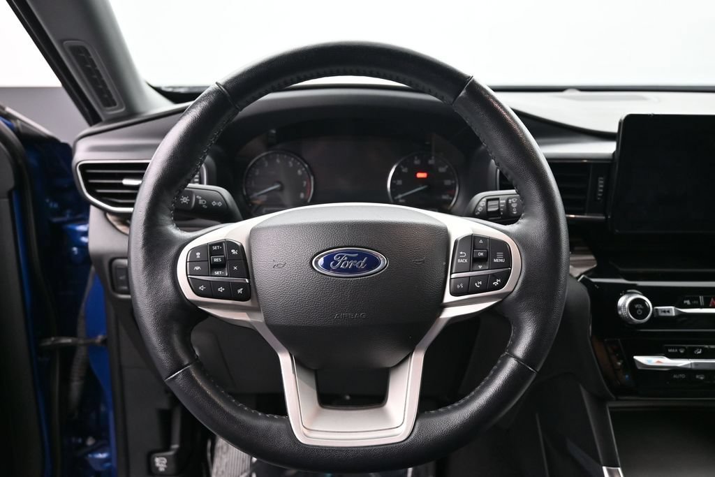 Used 2023 Ford Explorer Limited AWD/4WD image 25