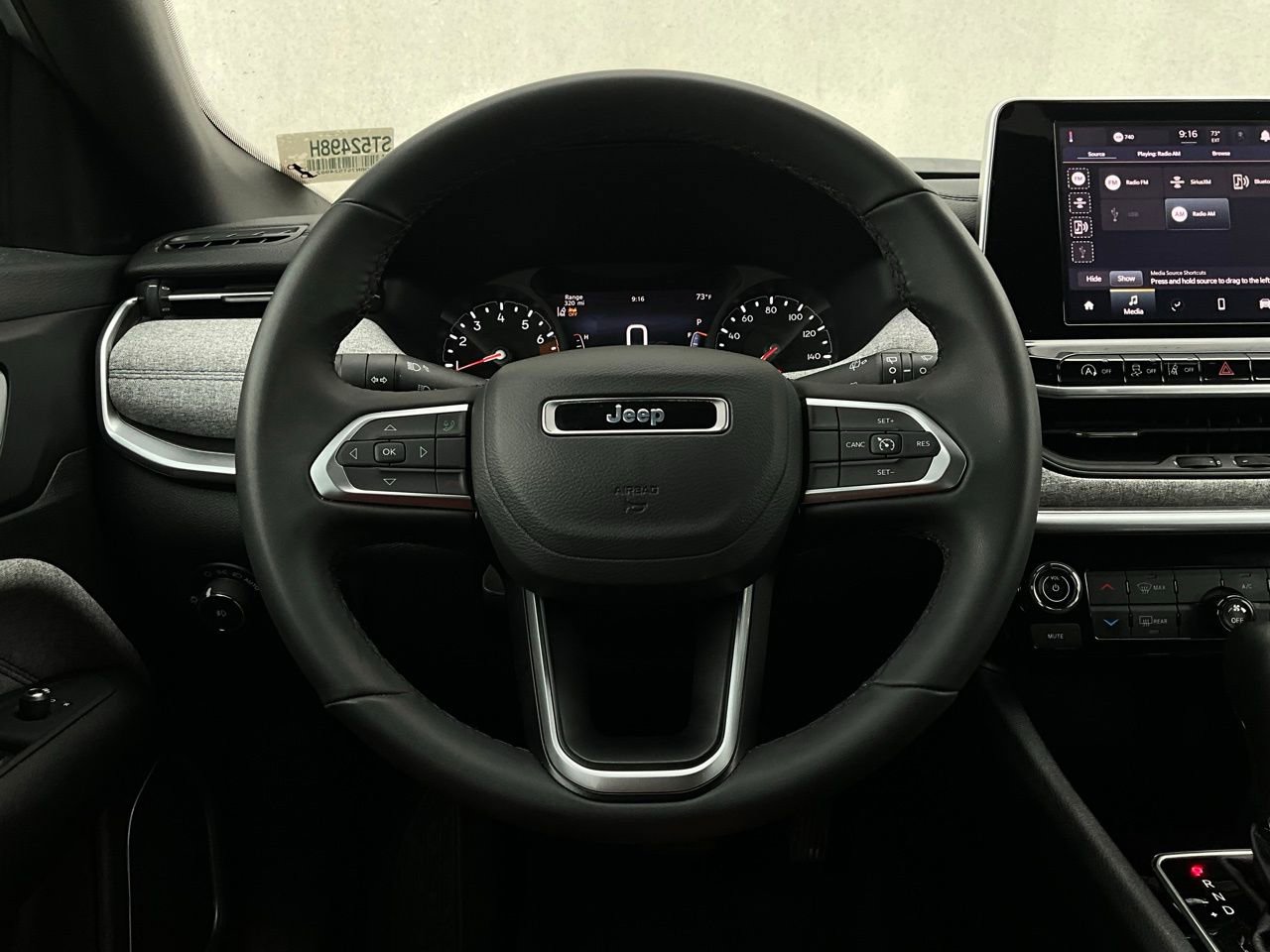 Used 2025 Jeep Compass Latitude AWD/4WD image 33