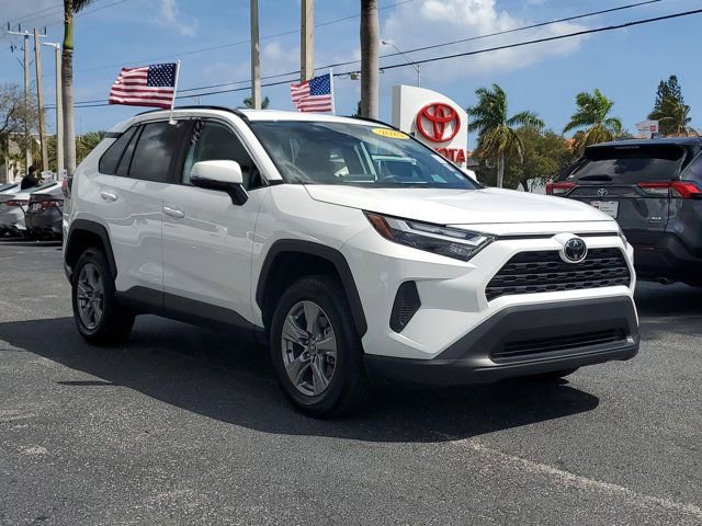 Used 2025 Toyota RAV4 XLE image 25