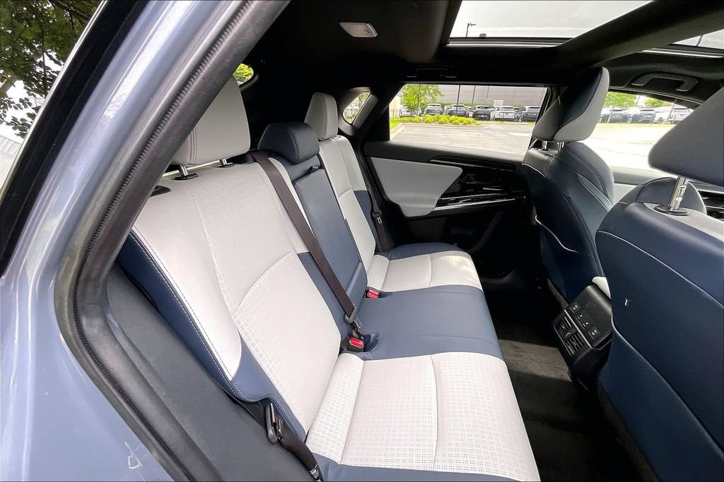 Certified 2023 Subaru Solterra AWD image 30