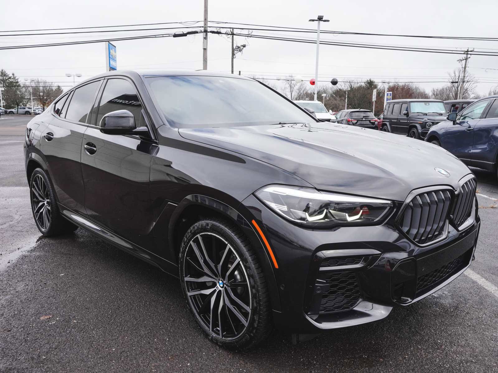 Used 2023 BMW X6 xDrive40i w/ M Sport Package image 3