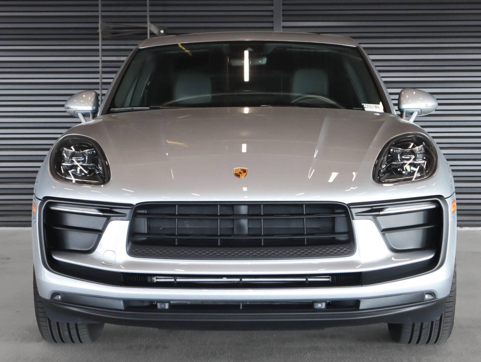 Certified 2022 Porsche Macan image 8