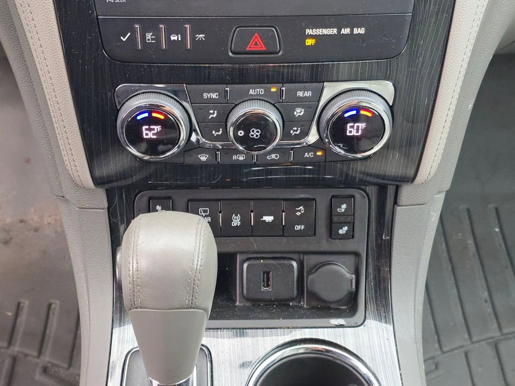 Used 2017 Chevrolet Traverse LT image 20