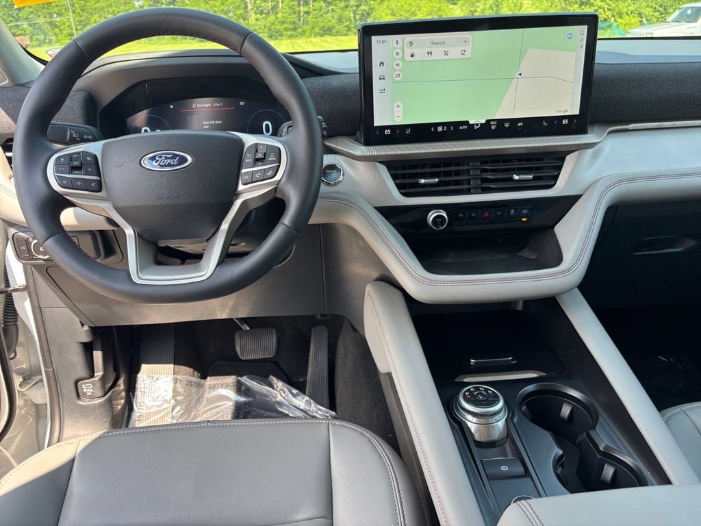 Used 2025 Ford Explorer Active w/ Active Comfort Package AWD/4WD image 28