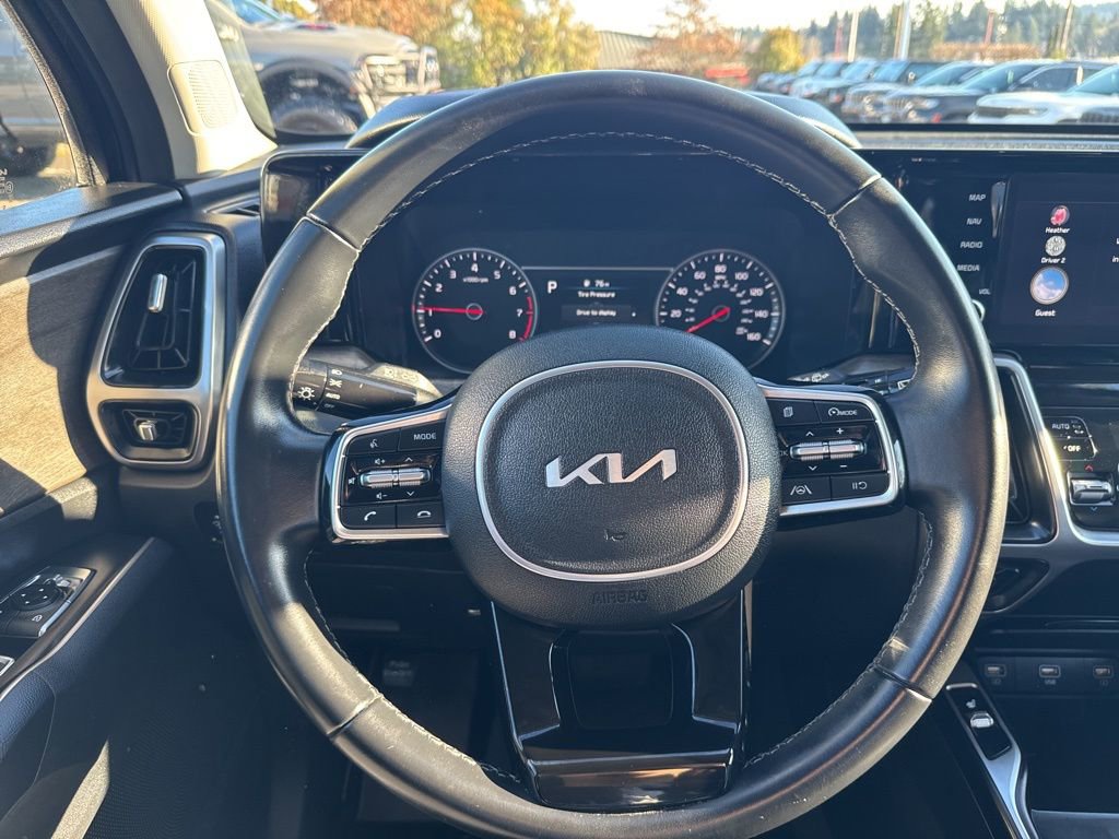 Used 2022 Kia Sorento S AWD/4WD image 16