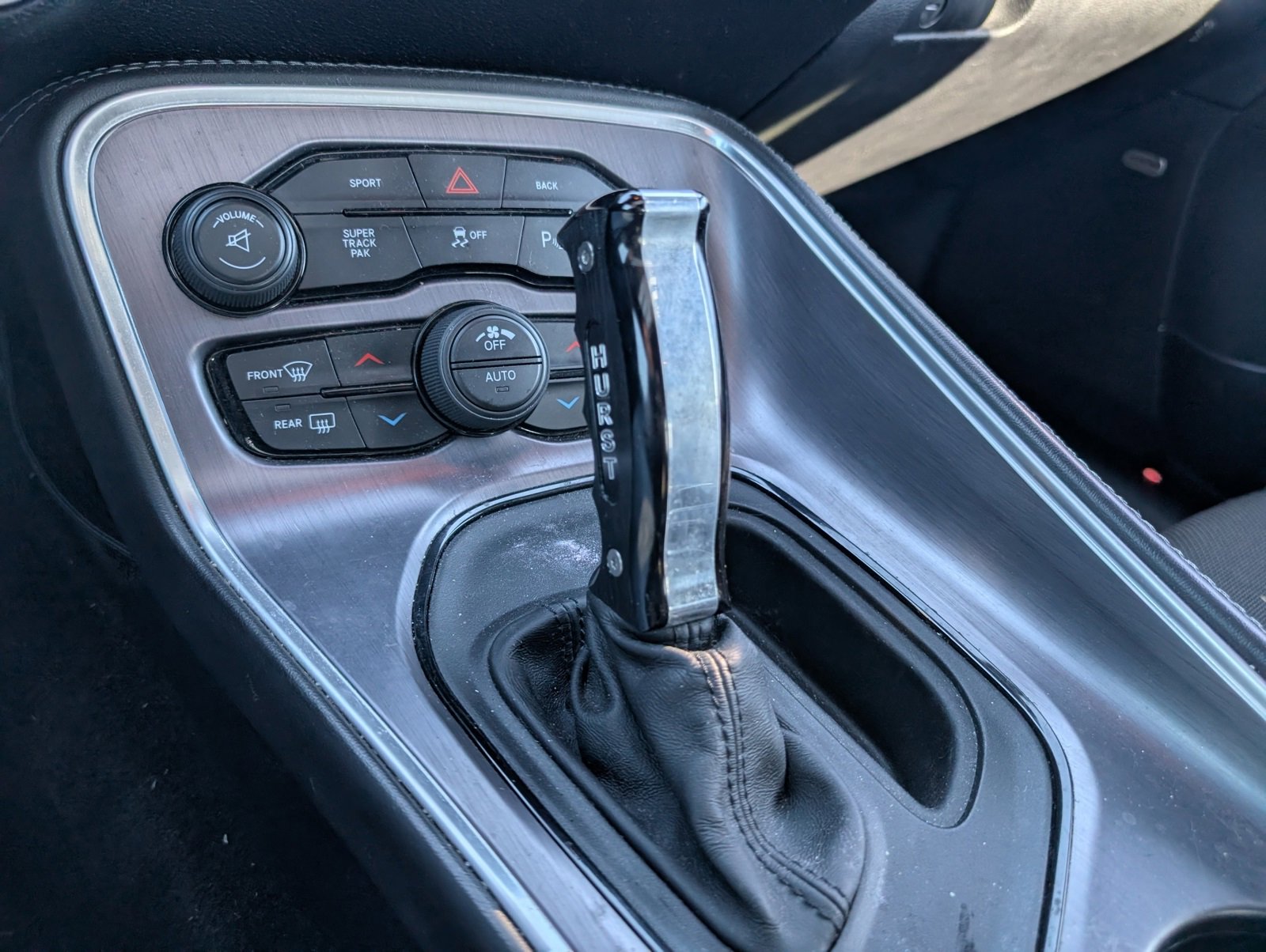 Used 2015 Dodge Challenger R/T image 14