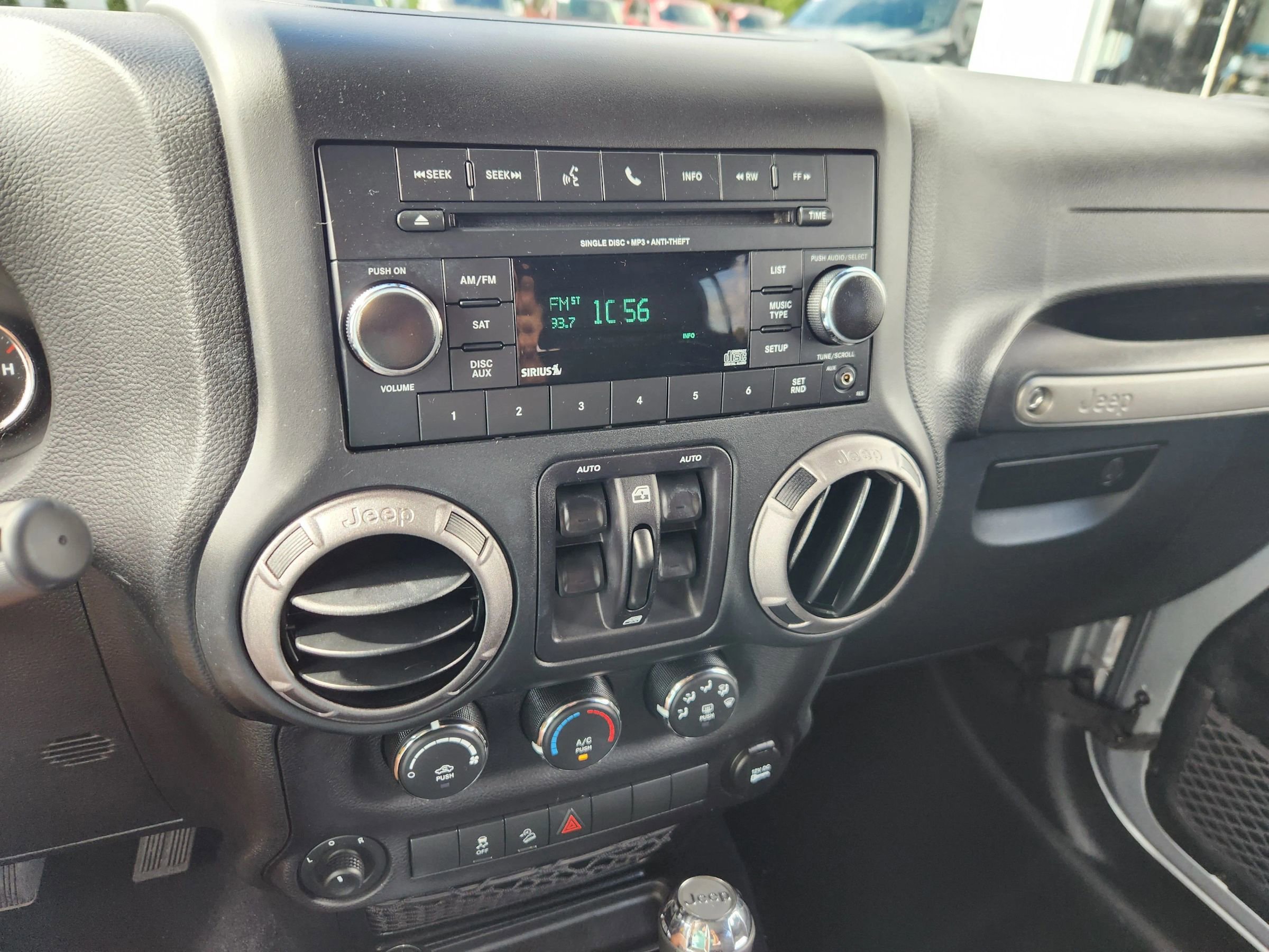 Used 2018 Jeep Wrangler Unlimited Sport S AWD/4WD image 27