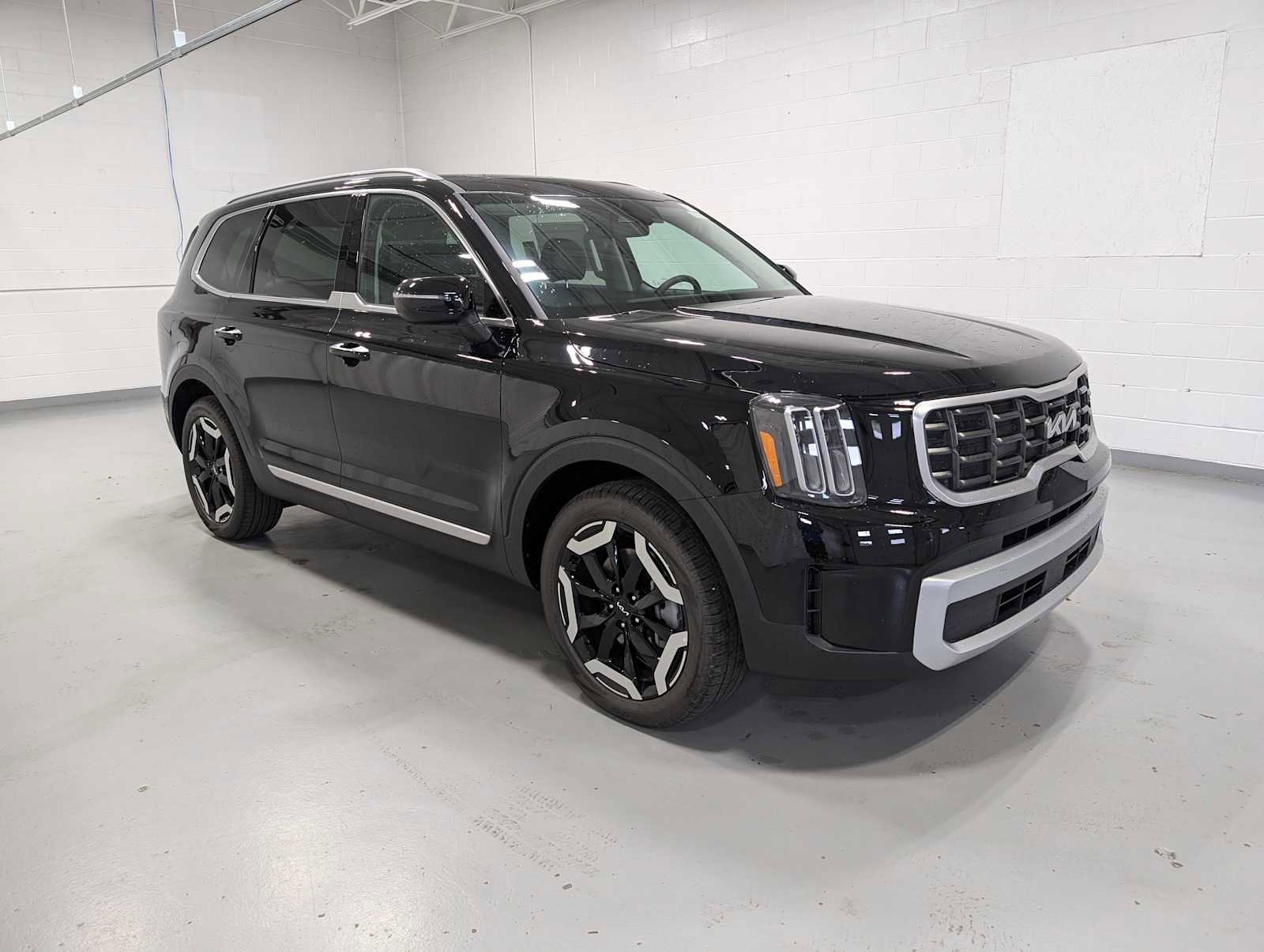 New 2025 Kia Telluride S image 6