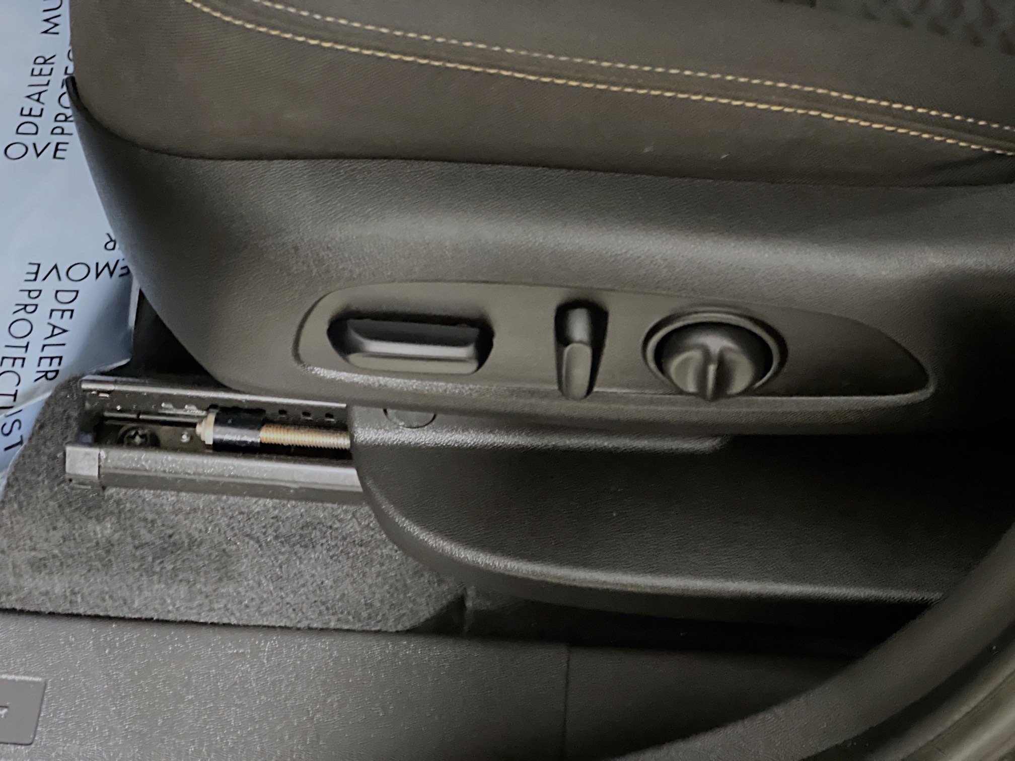 Used 2020 GMC Terrain SLE w/ Driver Convenience Package image 16