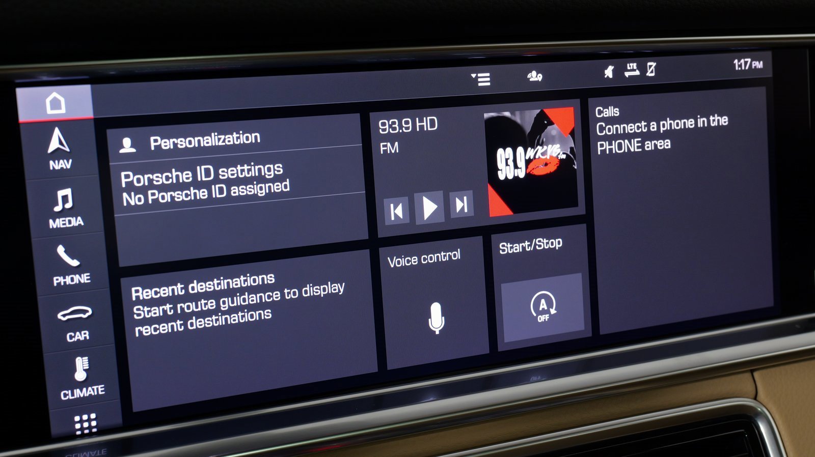 Used 2021 Porsche Panamera 4 image 48