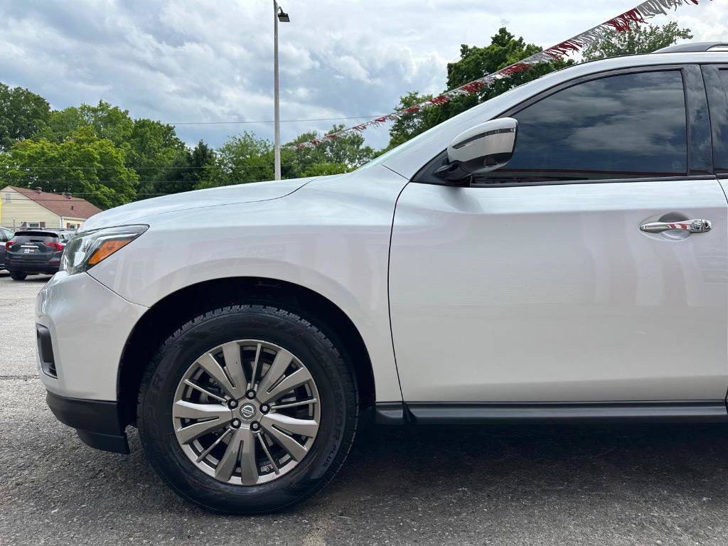 Used 2019 Nissan Pathfinder SL AWD/4WD image 9