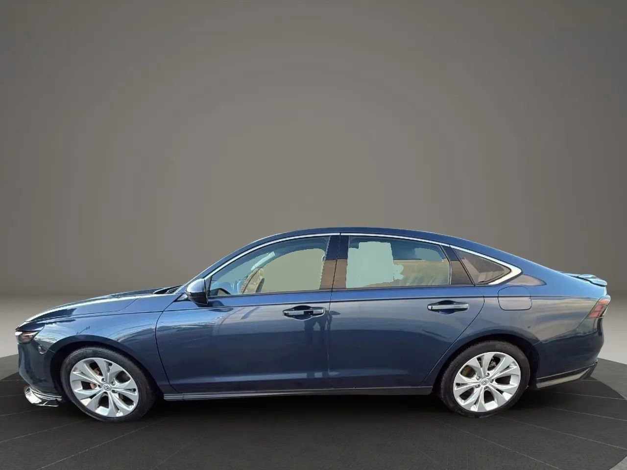 Used 2023 Honda Accord EX image 8