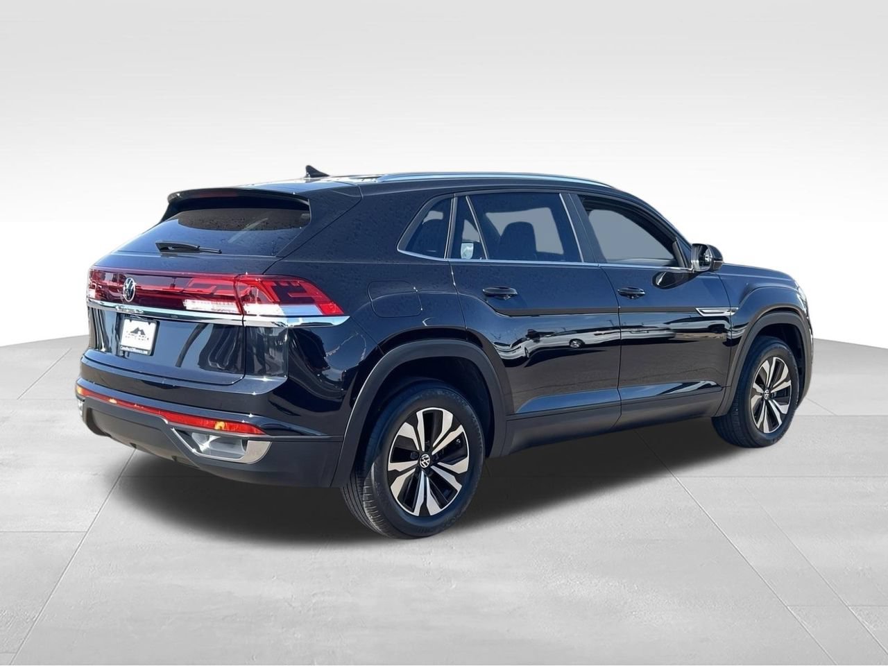 Used 2024 Volkswagen Atlas Cross Sport SE FWD image 5