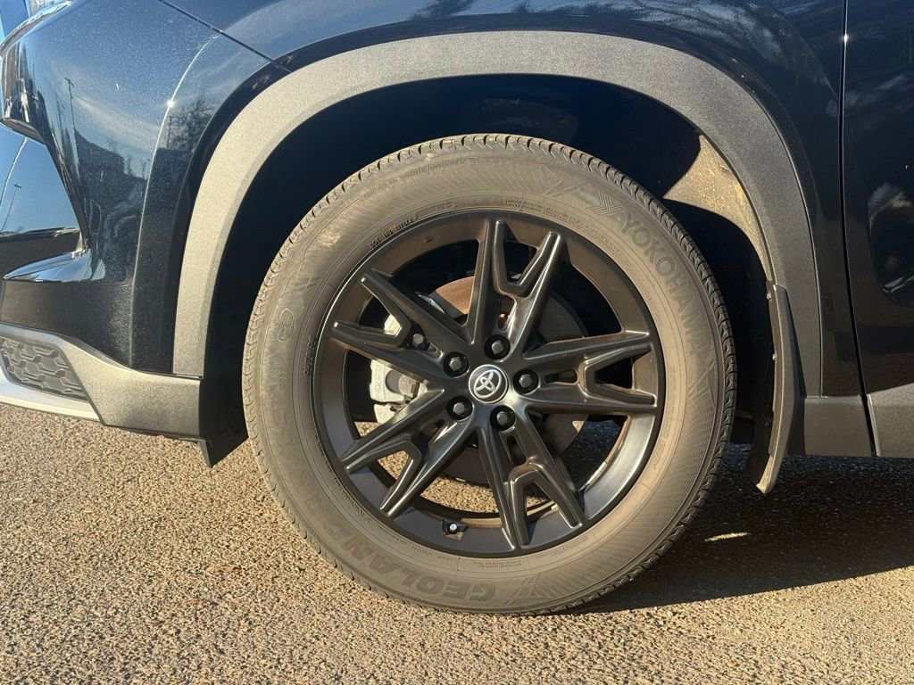 Used 2024 Toyota Grand Highlander image 9