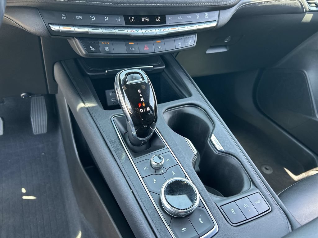 Used 2021 Cadillac XT4 Premium Luxury AWD/4WD image 16