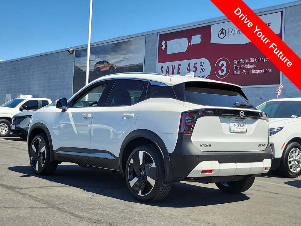 Used 2025 Nissan Kicks SR w/ SR Premium Package AWD/4WD image 2