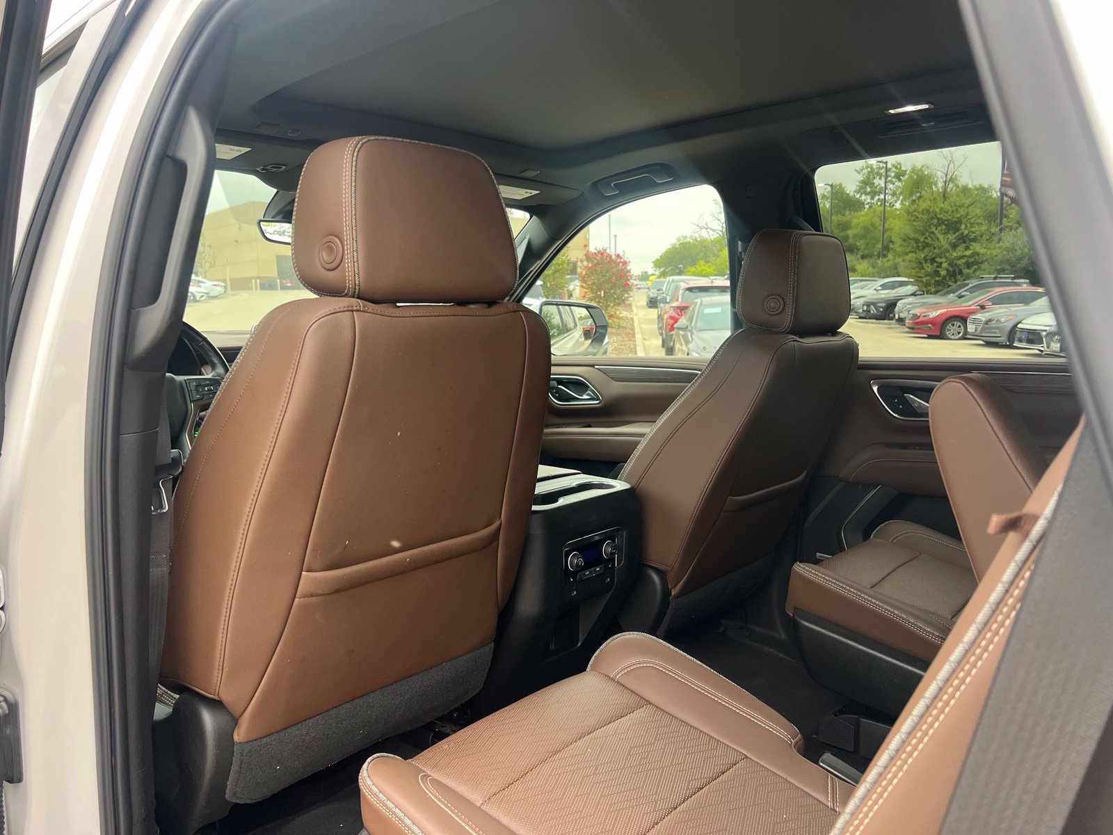 Used 2021 Chevrolet Tahoe High Country w/ Premium Package AWD/4WD image 19