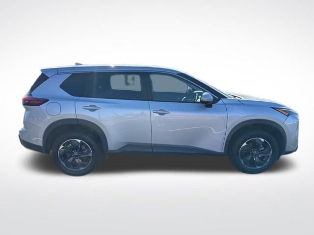 Used 2024 Nissan Rogue SV image 7