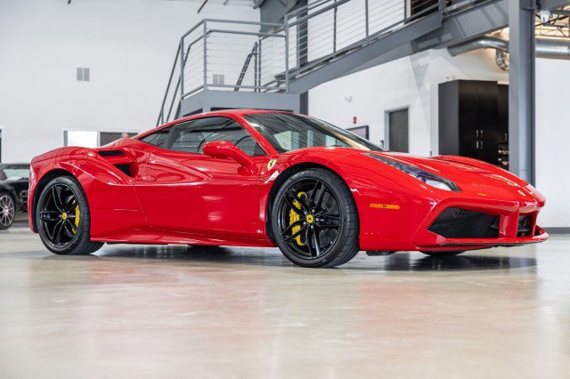 Used 2018 Ferrari 488 GTB RWD image 8