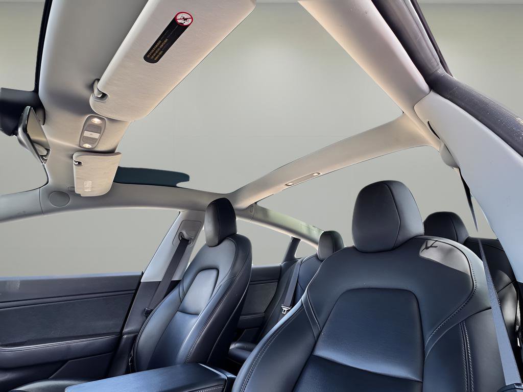 Used 2018 Tesla Model 3 Long Range image 13