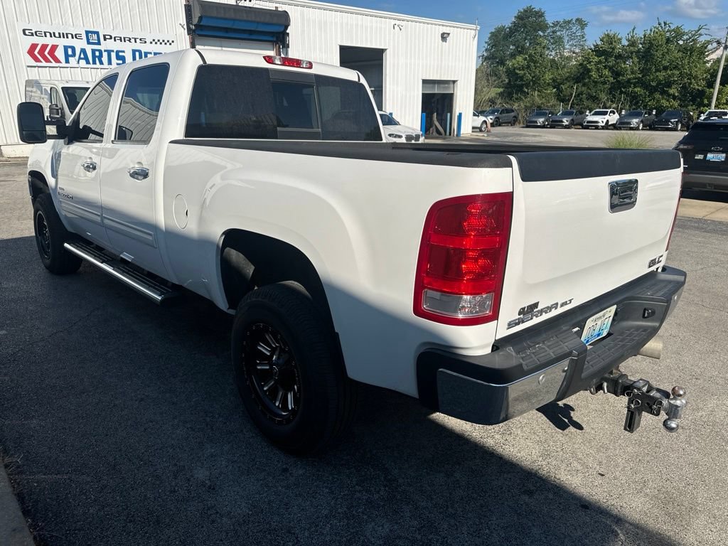 Used 2008 GMC Sierra 2500 SLT w/ Z71 Off-Road Package AWD/4WD image 4