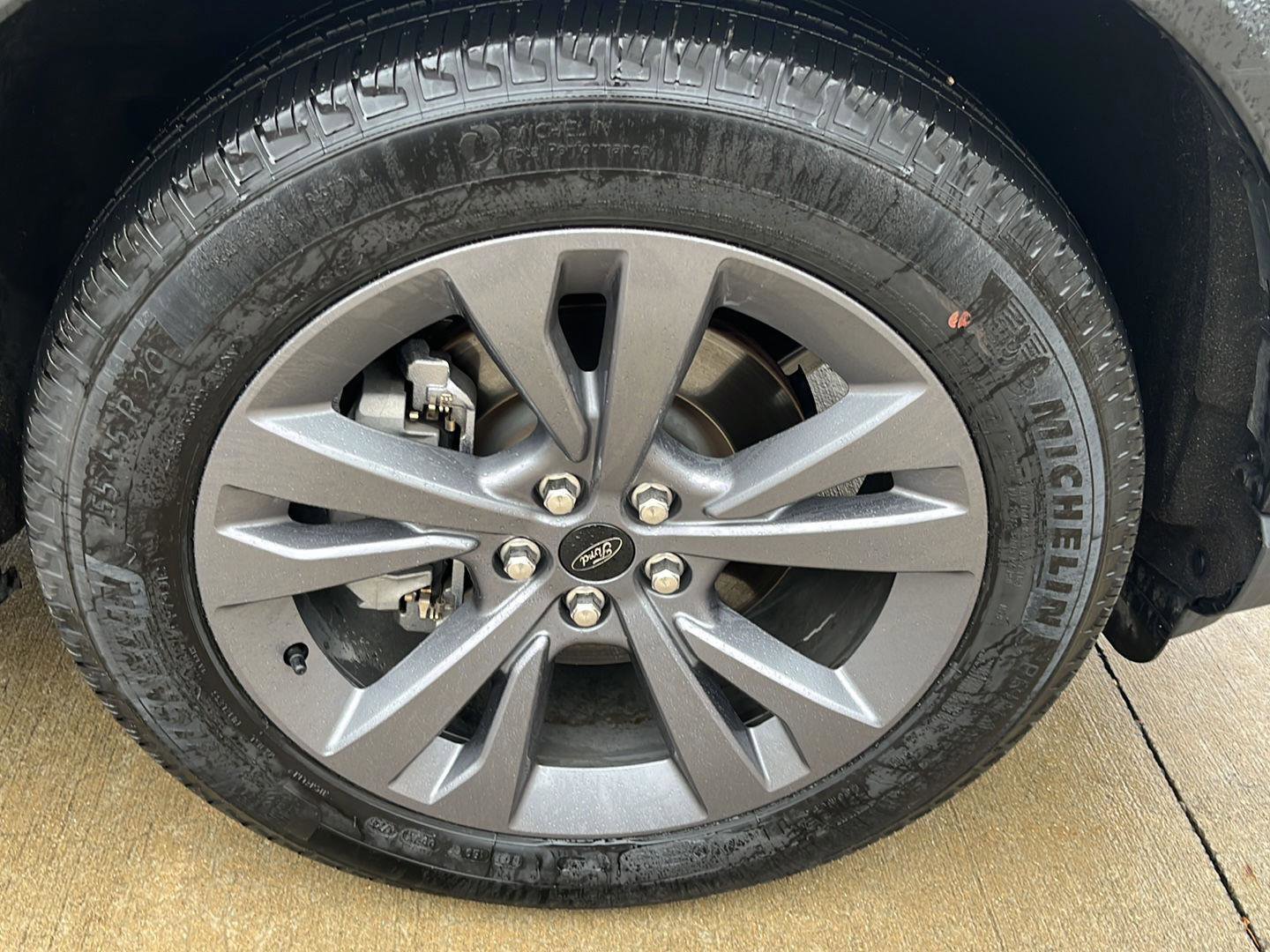 Used 2025 Ford Explorer Active w/ Active Comfort Package image 25