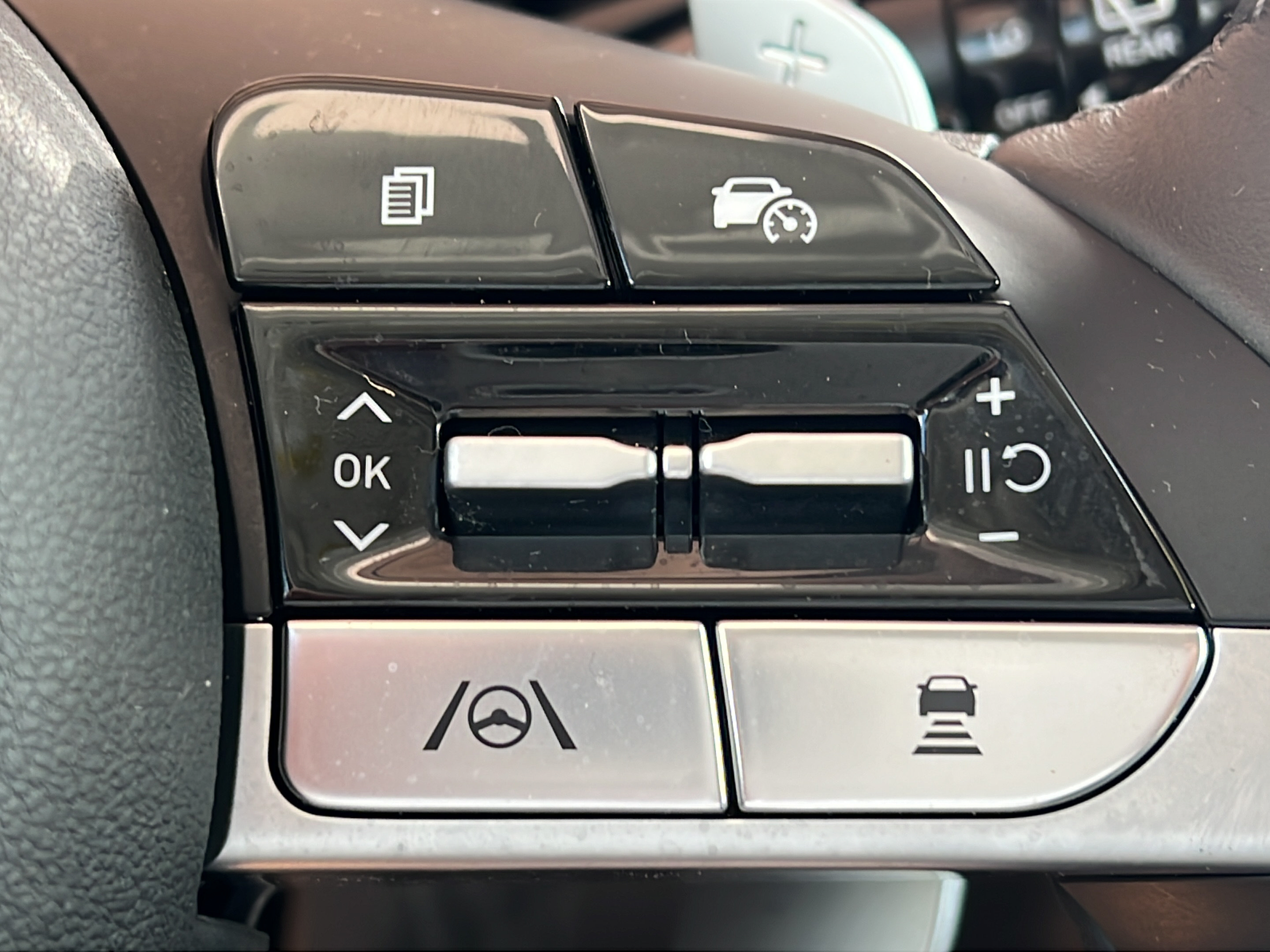 Certified 2024 Hyundai Tucson Limited FWD image 31