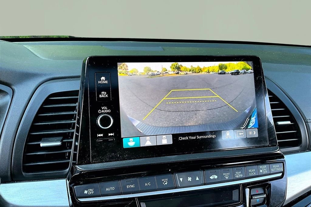 Used 2025 Honda Odyssey Touring image 13