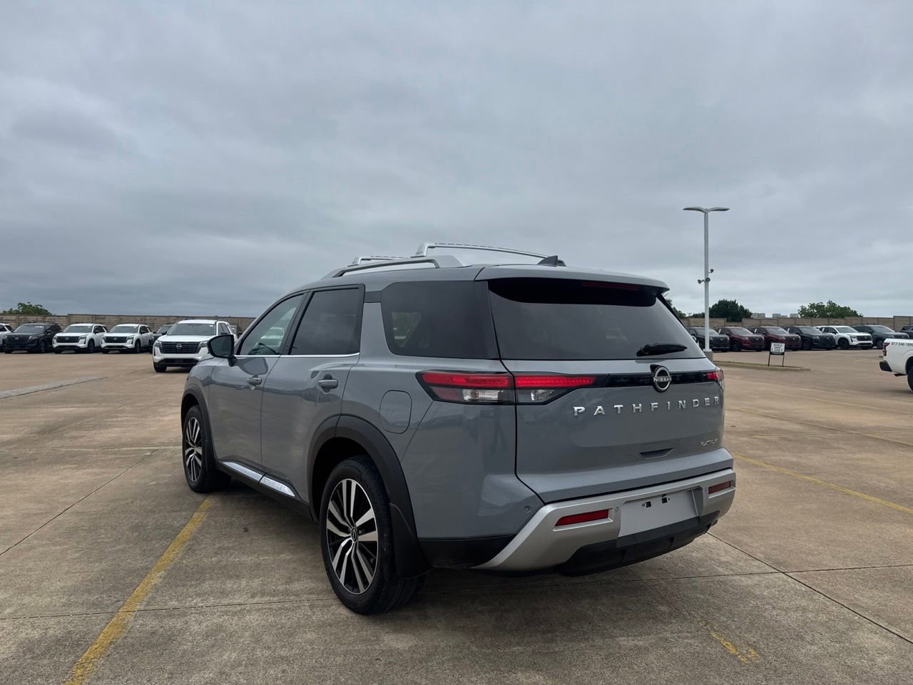 Certified 2024 Nissan Pathfinder Platinum FWD image 14