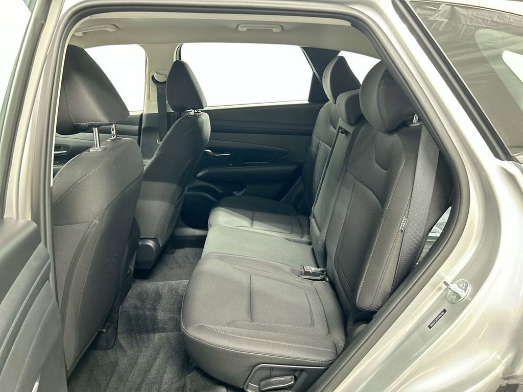 Used 2025 Hyundai Tucson SE image 19