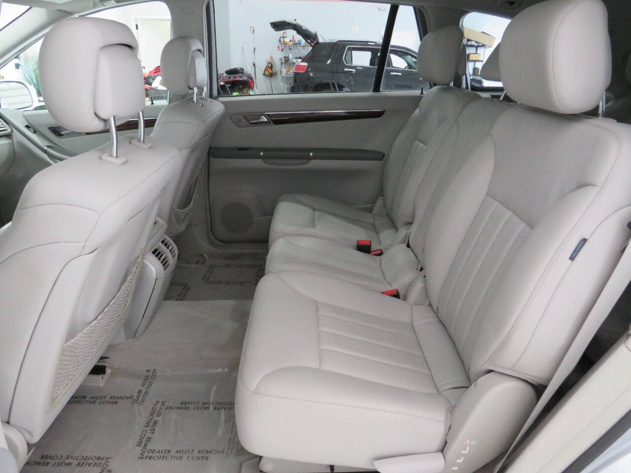 Used 2010 Mercedes-Benz R 350 4MATIC image 13