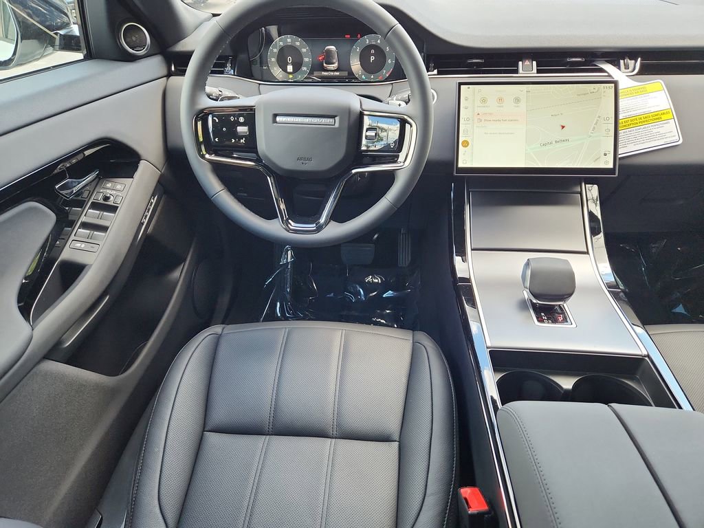 Used 2026 Land Rover Range Rover Evoque S image 4