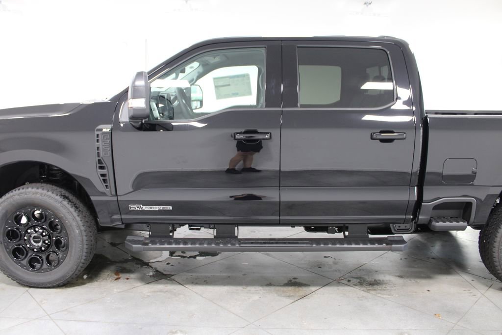 New 2026 Ford F250 XLT w/ XLT Premium Package AWD/4WD image 5
