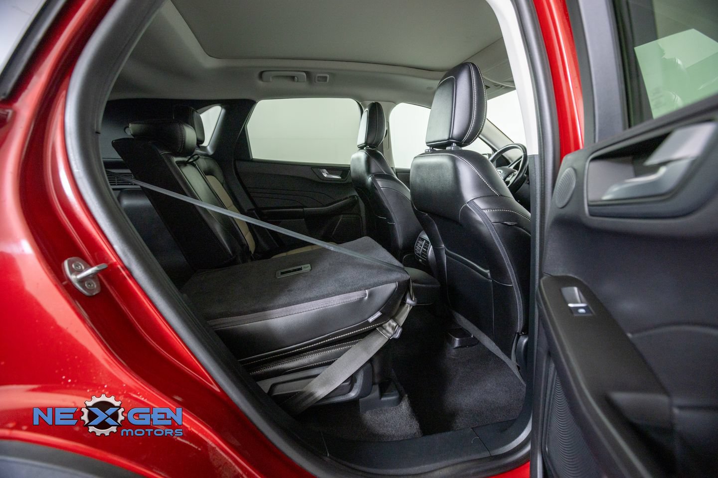 Used 2021 Ford Escape Titanium w/ Titanium Elite Package AWD/4WD image 43