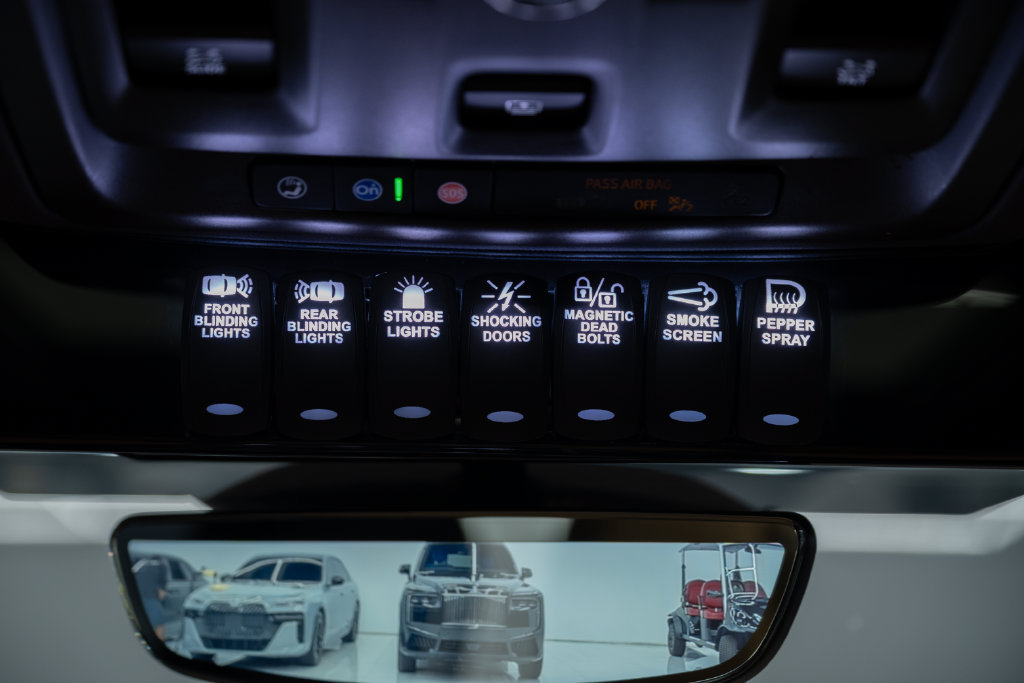 Used 2024 Cadillac Escalade Premium Luxury AWD/4WD image 72