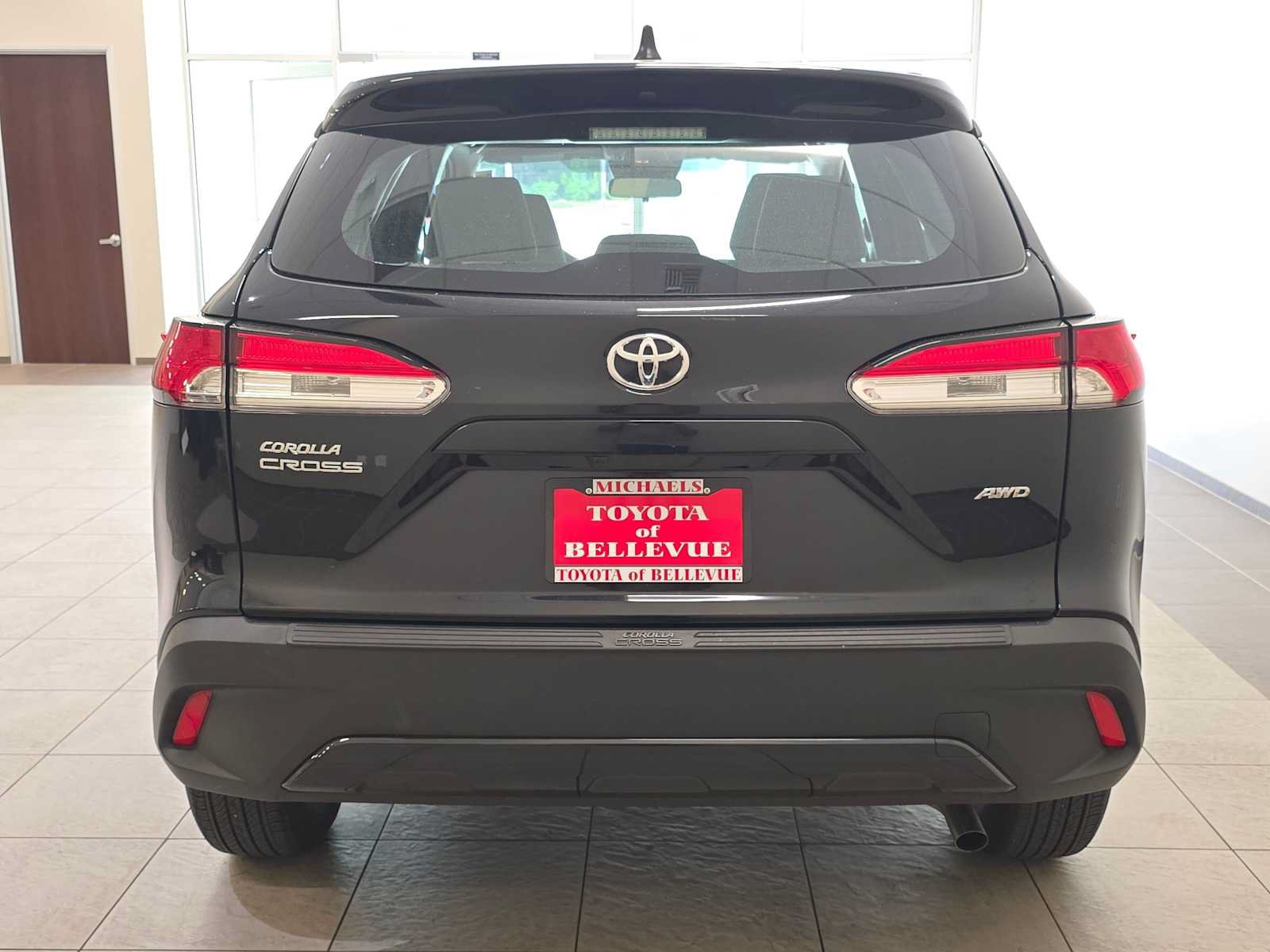 Certified 2025 Toyota Corolla Cross L AWD/4WD image 5