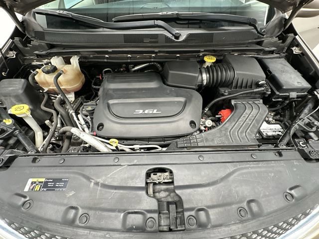 Used 2018 Chrysler Pacifica Touring Plus w/ Tire & Wheel Group image 28