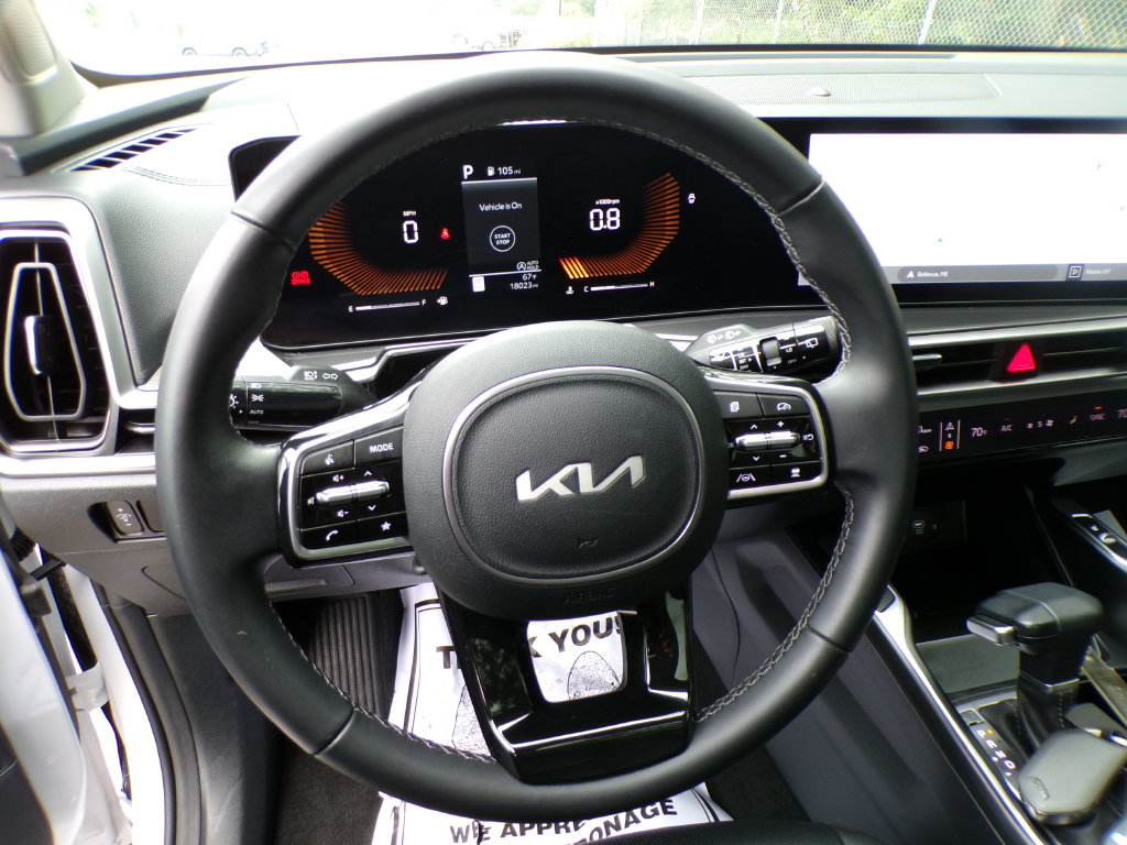Used 2025 Kia Sorento S w/ Panoramic Sunroof Package FWD image 12