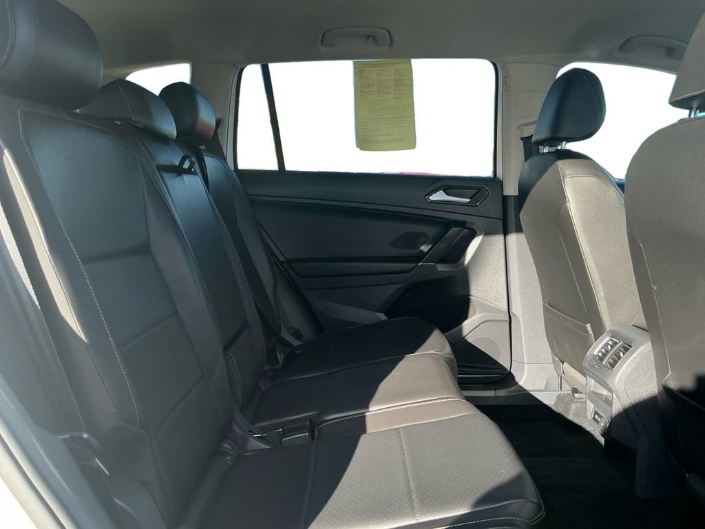 Used 2018 Volkswagen Tiguan SE image 18