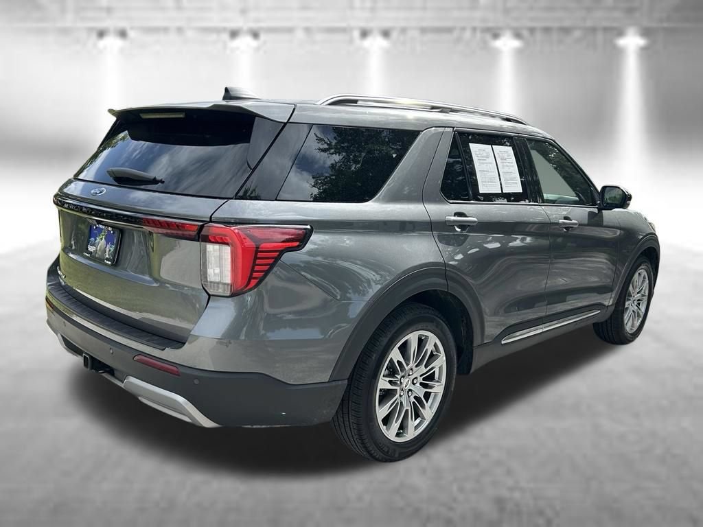 Used 2026 Ford Explorer Platinum RWD image 5