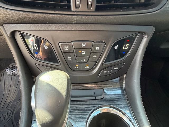 Used 2017 Buick Envision Essence image 25
