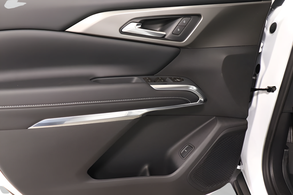 New 2027 Chevrolet Traverse LT w/ Sun and Wheel Package FWD image 23