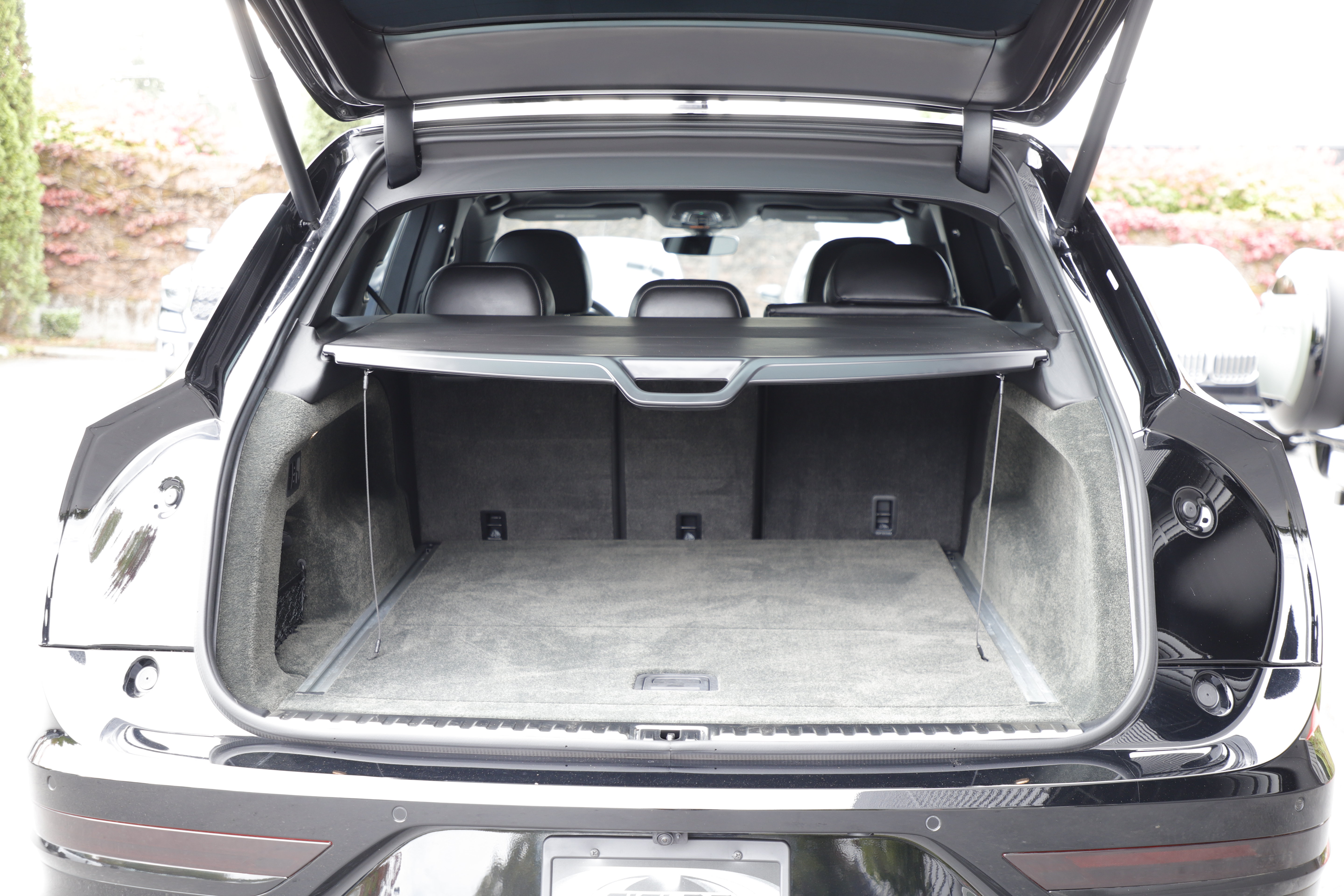 Used 2022 Bentley Bentayga AWD/4WD image 15