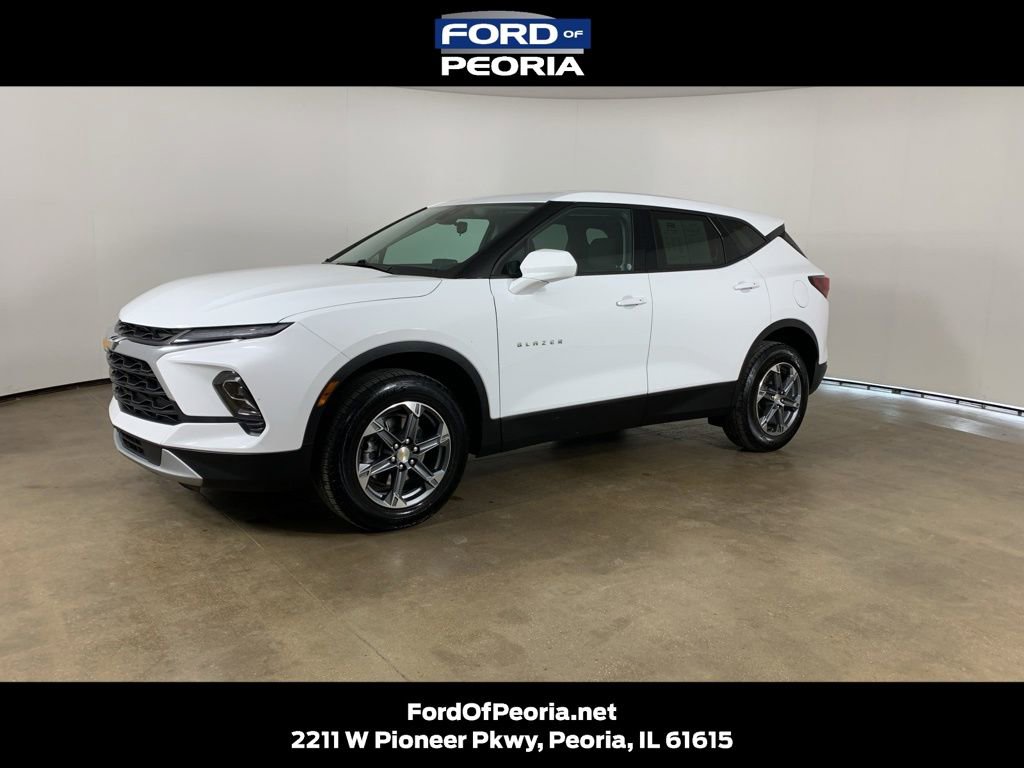 Used 2025 Chevrolet Blazer LT image 1